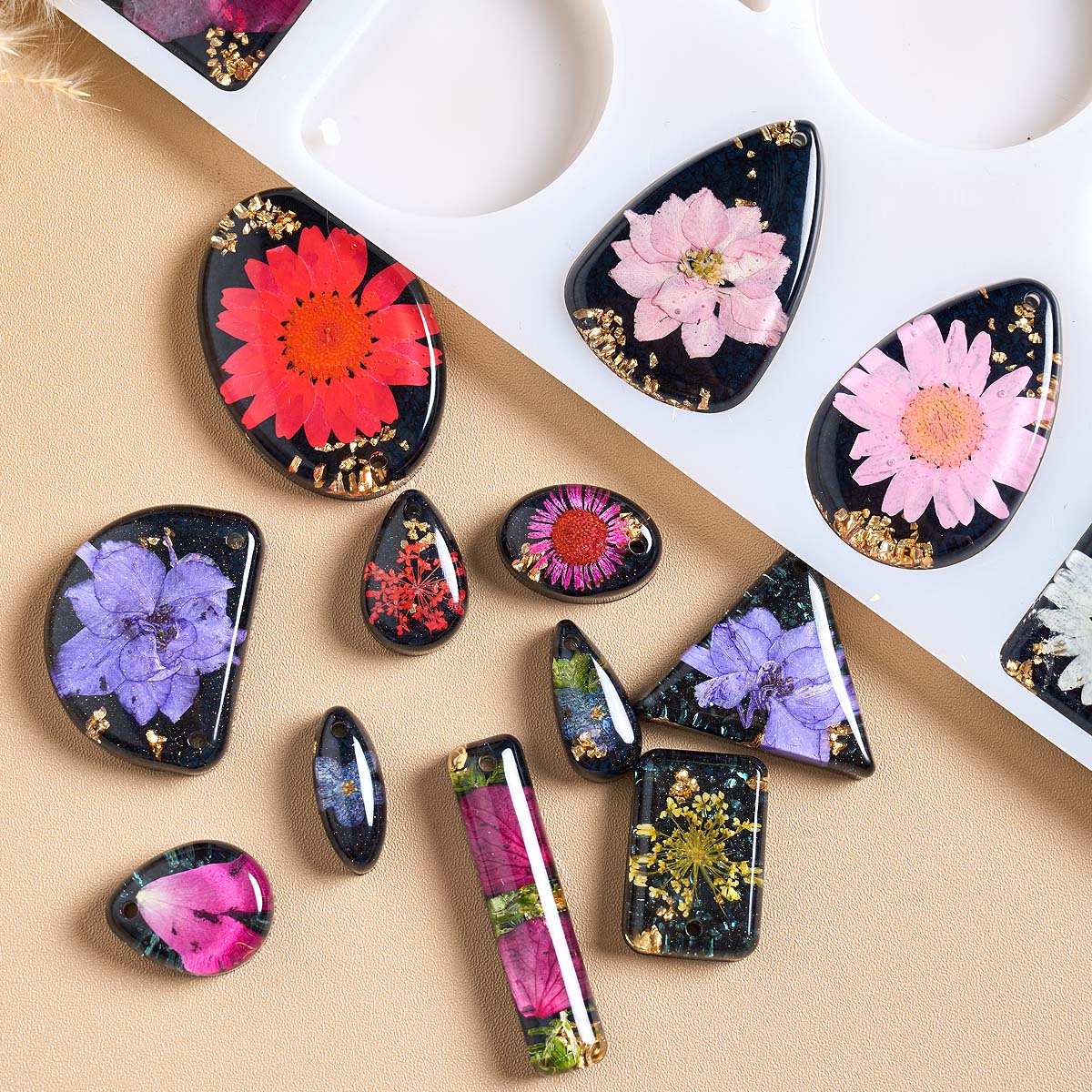 タイムストーンペンダントシリコーン型 DIY ジュエリークラ - Resin Art A Keychain のレビューと価格